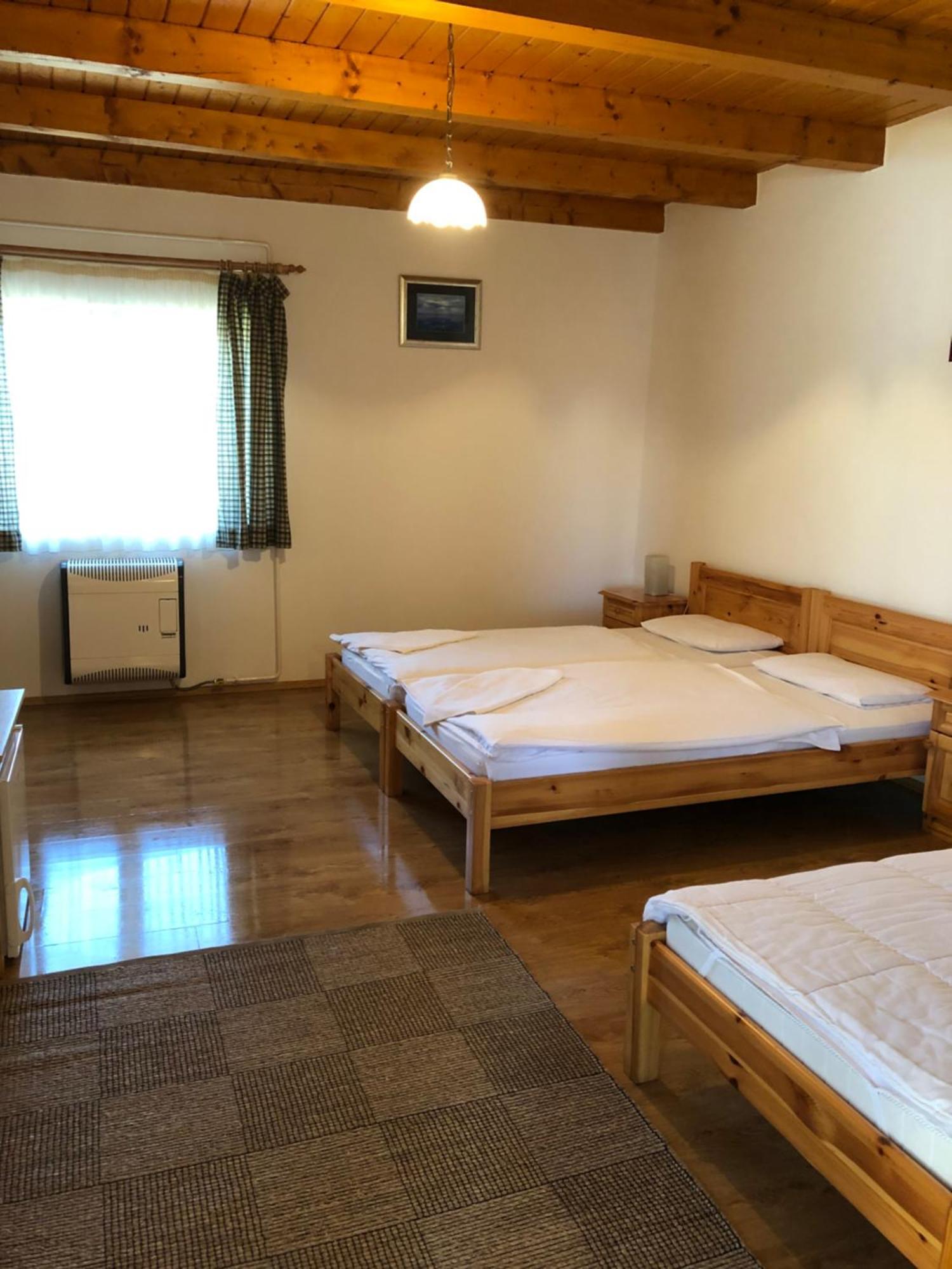 ホテル Tisza-Kert Vendeghaz -Tisza-Kert Vendeghaz II Tiszafüred エクステリア 写真