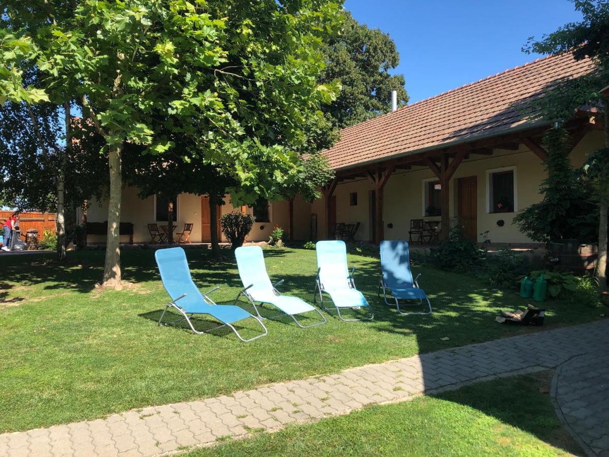 ホテル Tisza-Kert Vendeghaz -Tisza-Kert Vendeghaz II Tiszafüred エクステリア 写真